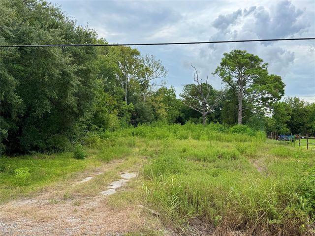 102 S Willow Street, Texas City, TX 77591