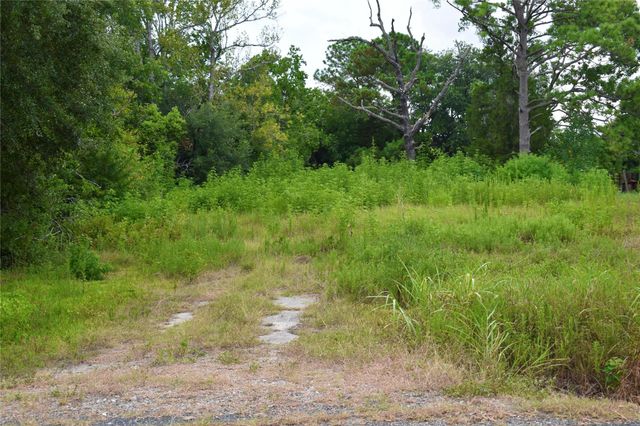 102 S Willow Street, Texas City, TX 77591