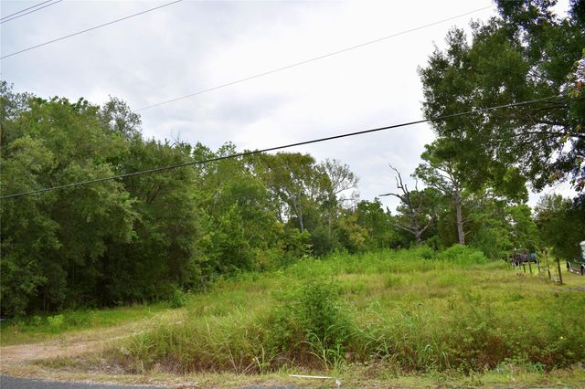 102 S Willow Street, Texas City, TX 77591