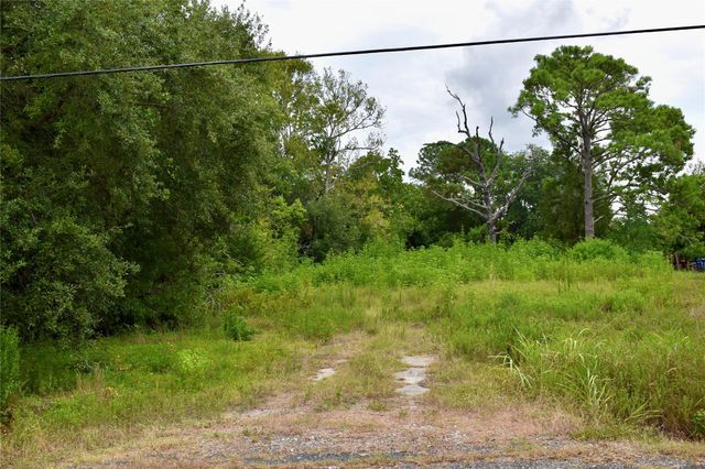 102 S Willow Street, Texas City, TX 77591