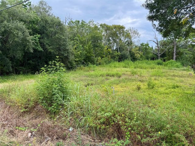 102 S Willow Street, Texas City, TX 77591