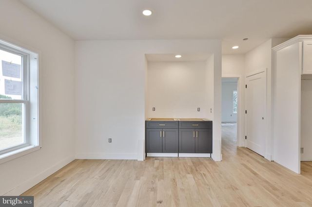 448 LONG LN, Walnutport, PA 18088
