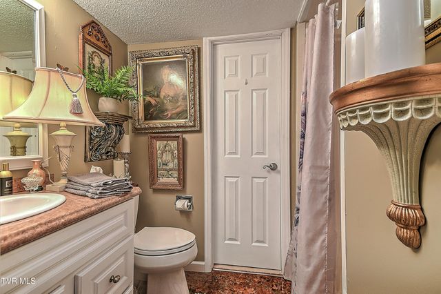 326 Hickory Bluff 326, Johnson City, TN 37601