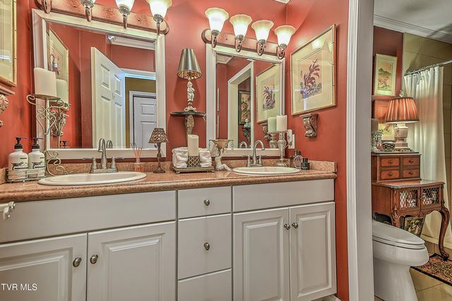 326 Hickory Bluff 326, Johnson City, TN 37601