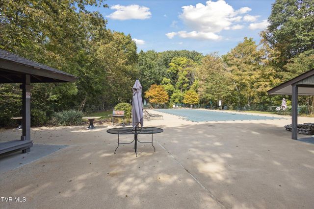 326 Hickory Bluff 326, Johnson City, TN 37601