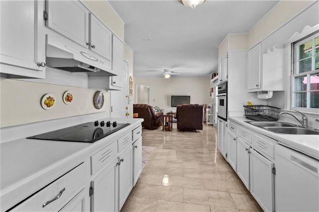 1713 Kimberly Drive SW, Marietta, GA 30008