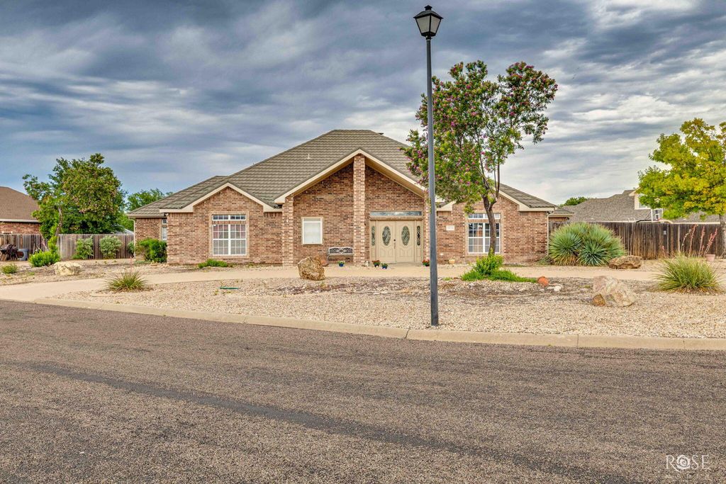 6034 Devonshire Lane, San Angelo, TX 76901