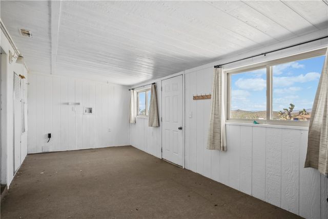 16693 N Lakeside Drive, Dolan Springs, AZ 86441