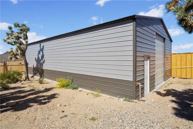 16693 N Lakeside Drive, Dolan Springs, AZ 86441