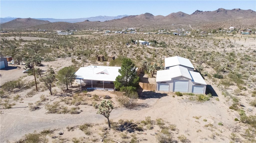 16693 N Lakeside Drive, Dolan Springs, AZ 86441