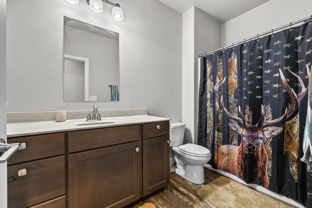 186 Mulberry Loop NE, Minot, ND 58703