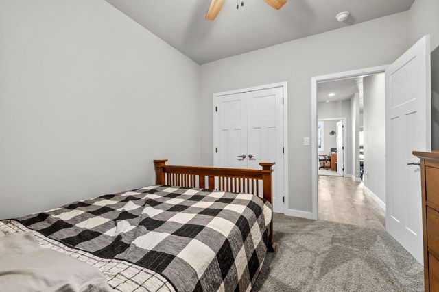 186 Mulberry Loop NE, Minot, ND 58703