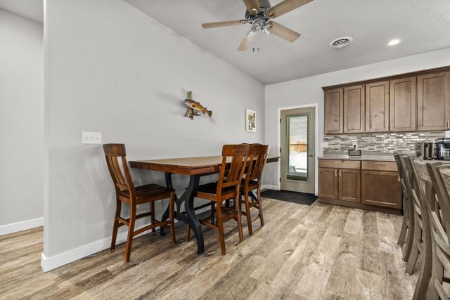 186 Mulberry Loop NE, Minot, ND 58703