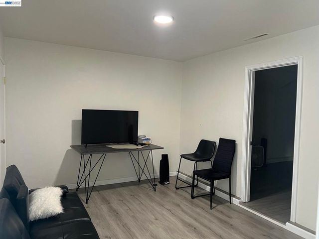 2317 Prosperity Way, San Leandro, CA 94578