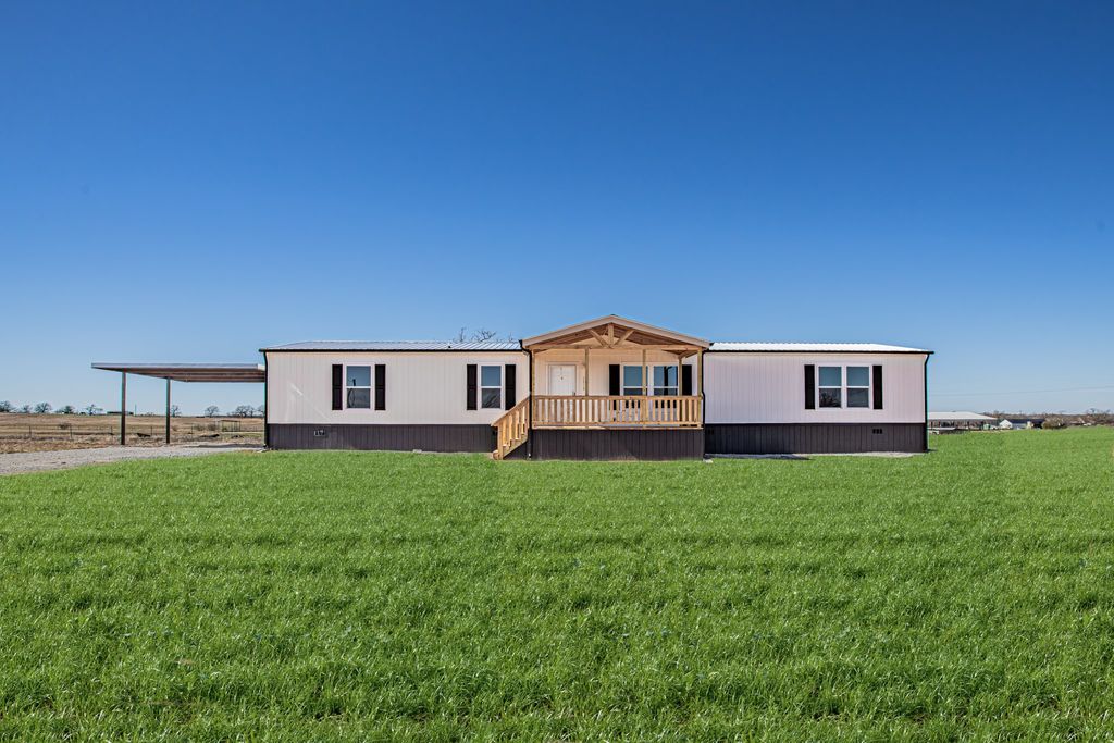 2013 Buffet Way, Poolville, TX 76487