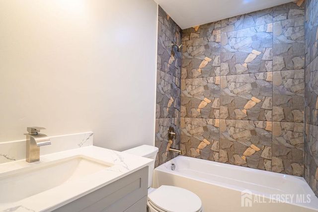 10-B Delar Parkway B, Franklin Twsp, NJ 08823