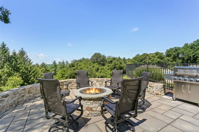 132 Merrimac Drive, Trumbull, CT 06611