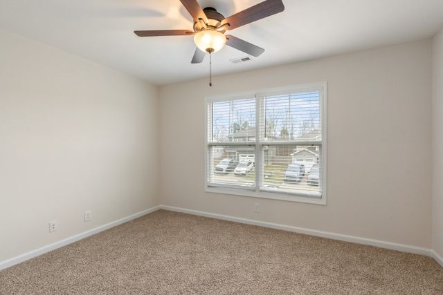 412 Hillside Dr, Clarksville, TN 37040