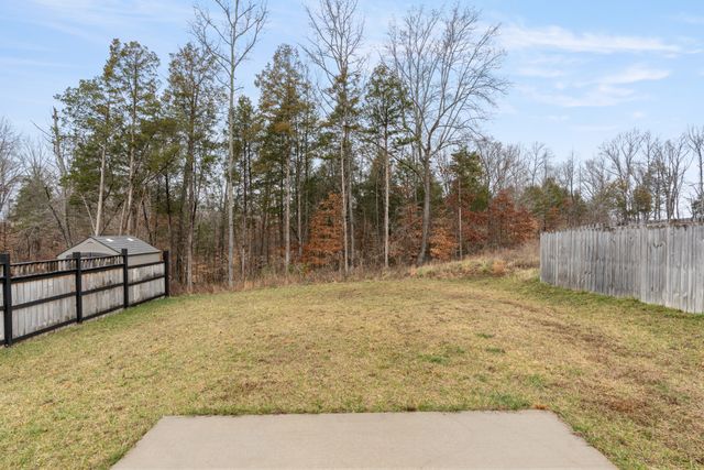 412 Hillside Dr, Clarksville, TN 37040