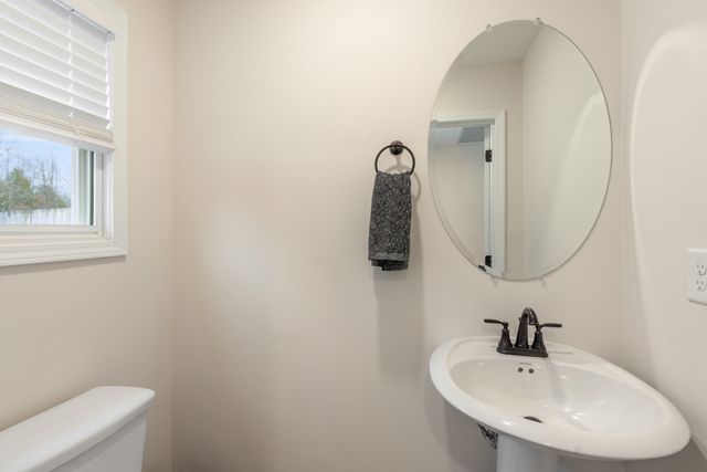 412 Hillside Dr, Clarksville, TN 37040