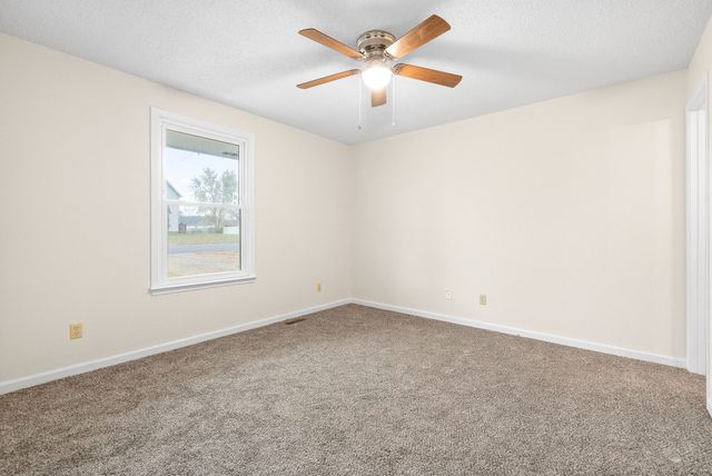 3370 Mallard Dr, Clarksville, TN 37042