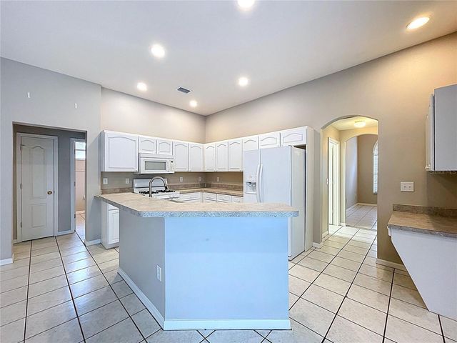 6813 REGENTS VILLAGE WAY, Apollo Beach, FL 33572