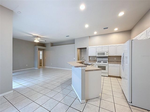 6813 REGENTS VILLAGE WAY, Apollo Beach, FL 33572