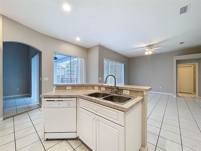 6813 REGENTS VILLAGE WAY, Apollo Beach, FL 33572