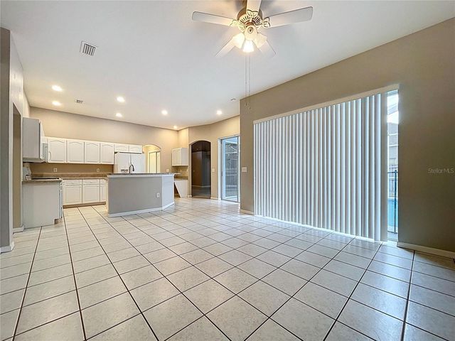 6813 REGENTS VILLAGE WAY, Apollo Beach, FL 33572