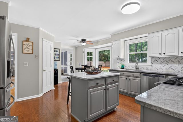 140 Creekview Trail, Fayetteville, GA 30214