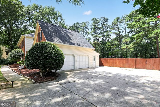 140 Creekview Trail, Fayetteville, GA 30214