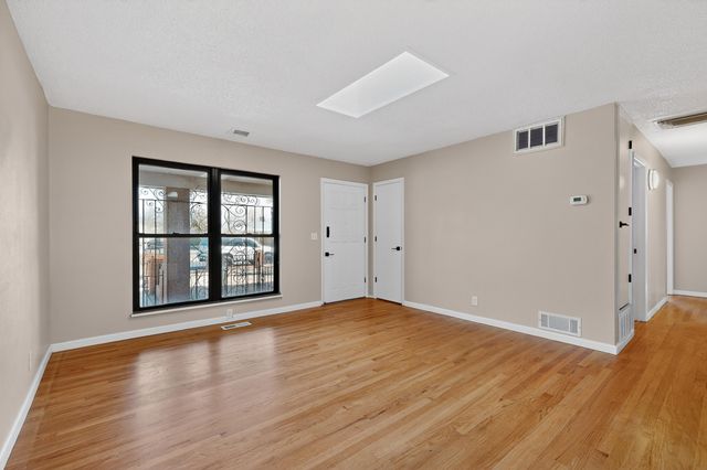 2613 San Isidro Street NW, Albuquerque, NM 87104