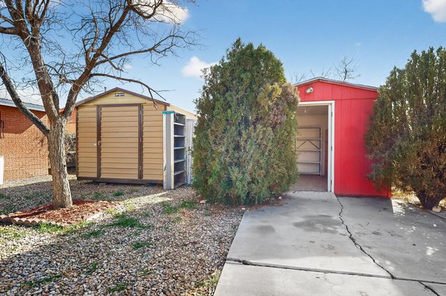 2613 San Isidro Street NW, Albuquerque, NM 87104