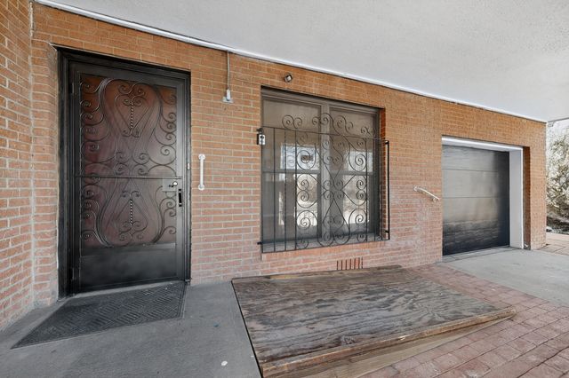 2613 San Isidro Street NW, Albuquerque, NM 87104