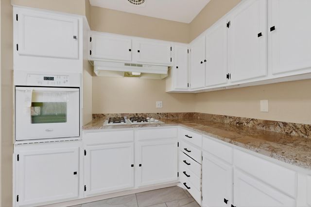 2613 San Isidro Street NW, Albuquerque, NM 87104