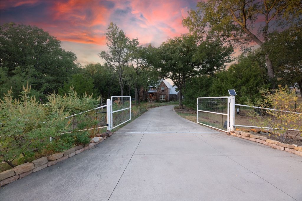 760 Amber Lane, Little Elm, TX 75068 — photo 2