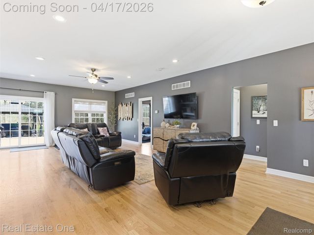 2385 S Sashabaw Road, Brandon Charter Township, MI 48462