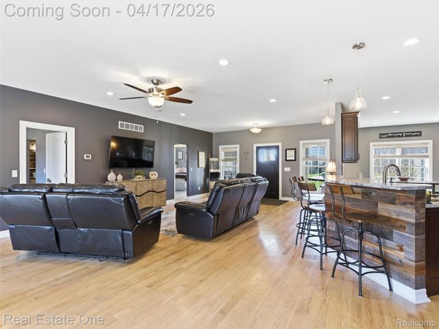 2385 S Sashabaw Road, Brandon Charter Township, MI 48462