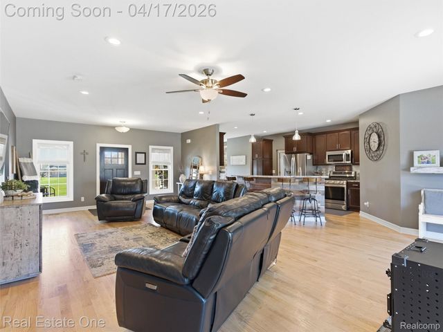 2385 S Sashabaw Road, Brandon Charter Township, MI 48462