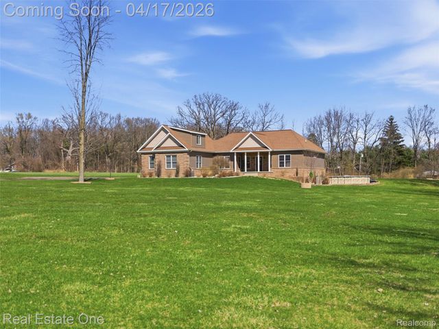 2385 S Sashabaw Road, Brandon Charter Township, MI 48462
