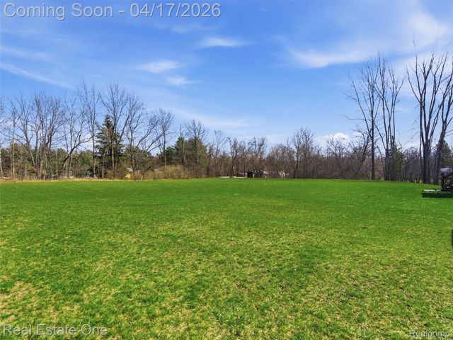 2385 S Sashabaw Road, Brandon Charter Township, MI 48462