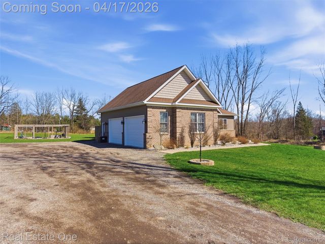 2385 S Sashabaw Road, Brandon Charter Township, MI 48462