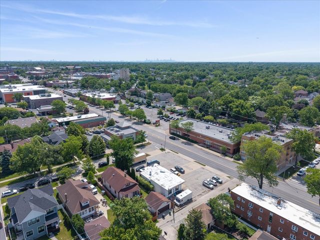 1030 W Touhy Avenue, Park Ridge, IL 60068