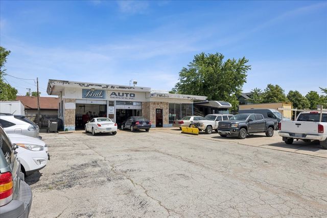 1030 W Touhy Avenue, Park Ridge, IL 60068