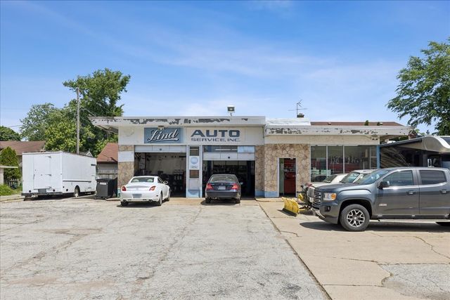 1030 W Touhy Avenue, Park Ridge, IL 60068