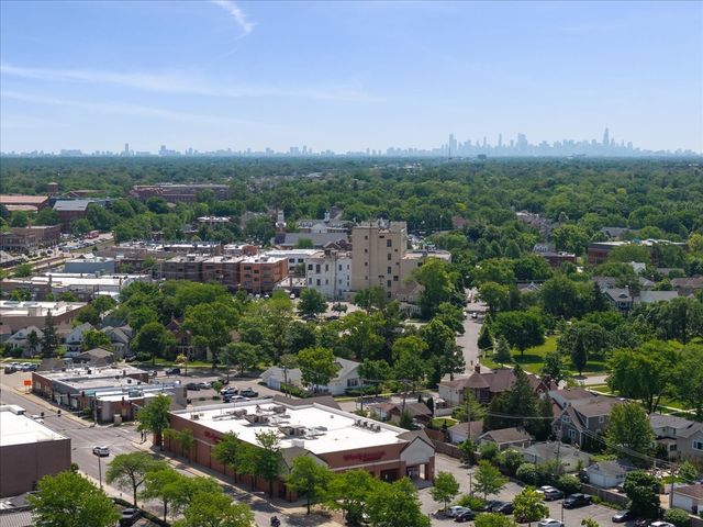 1030 W Touhy Avenue, Park Ridge, IL 60068