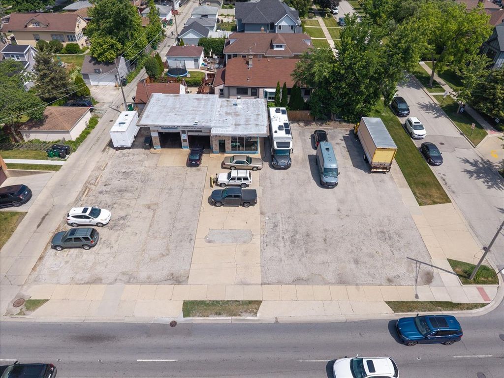 1030 W Touhy Avenue, Park Ridge, IL 60068
