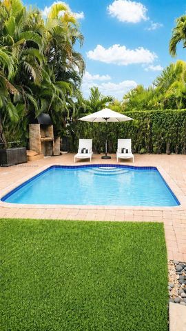 1212 Aguila Ave, Coral Gables, FL 33134