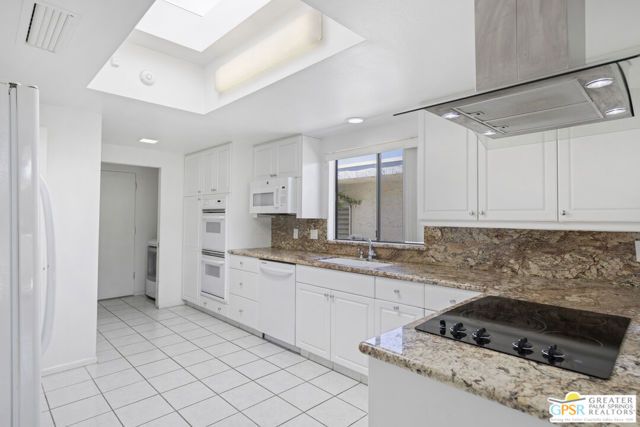2450 Camino Vida, Palm Springs, CA 92264