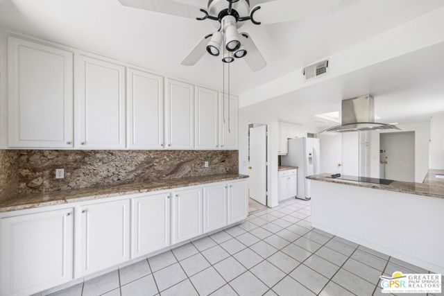 2450 Camino Vida, Palm Springs, CA 92264